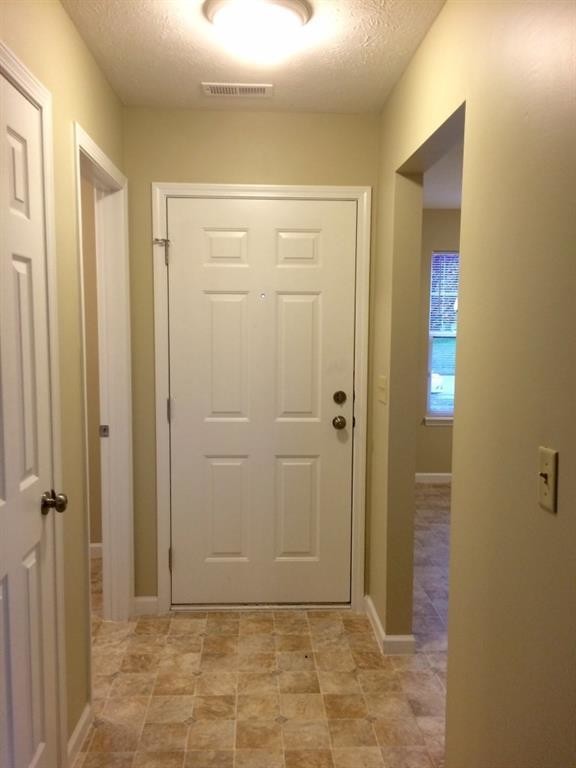 Building Photo - PENDING-Spacious Ranch in Pike Township!