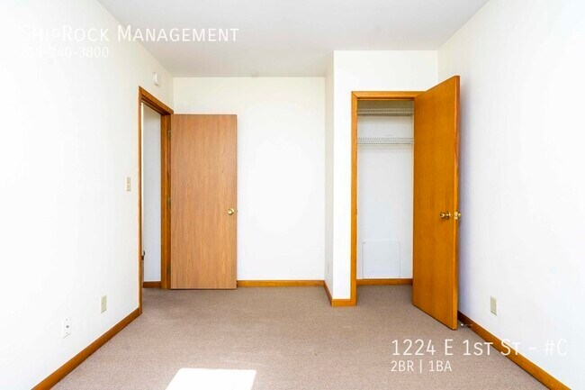 Foto del edificio - 1224 E 1st St