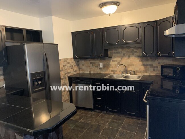 Foto del edificio - BEAUTIFUL AND SPACIOUS