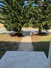 Building Photo - 46 S Oleander Ave