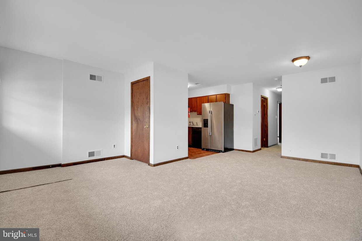 Foto principal - 606 Country Ln