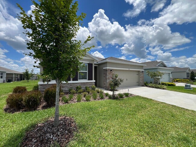 Building Photo - FABULUOUS 4BD/2BA Home in the Beautiful Be...