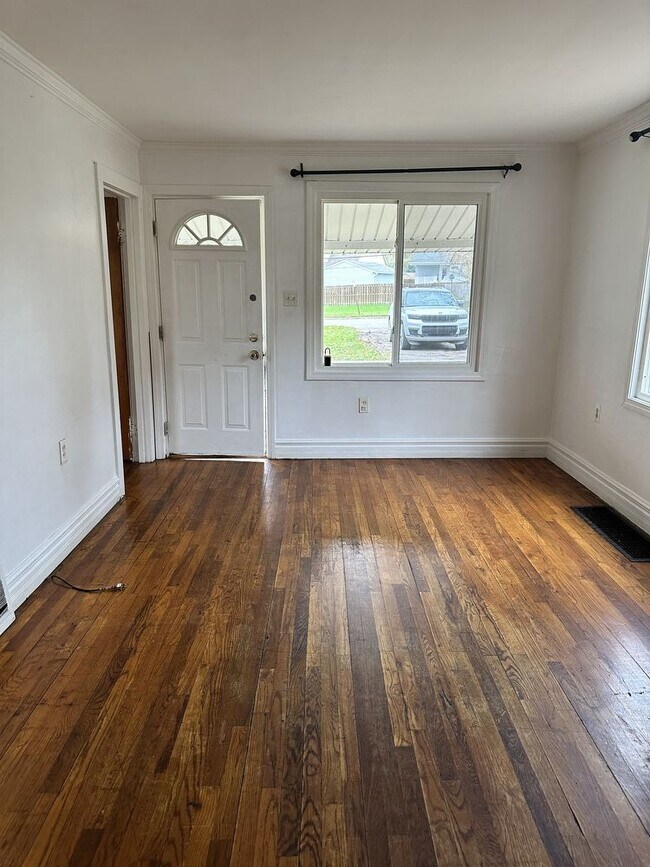 Foto del edificio - 97 Dresden Ave