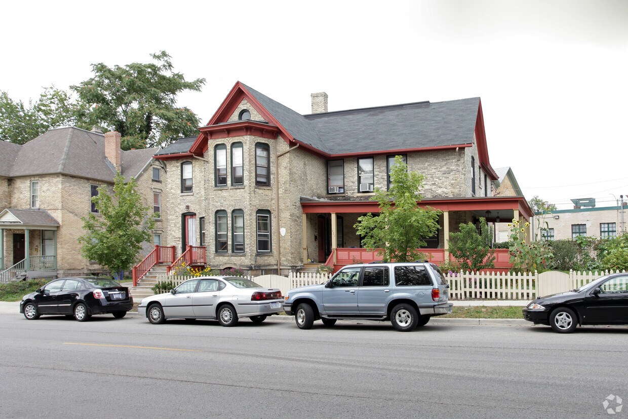 Primary Photo - 319-321 Cherry St SE