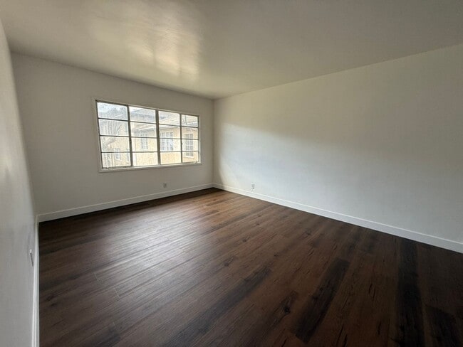 Building Photo - 4067 S Muirfield Rd