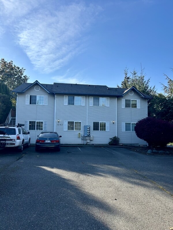 Primary Photo - 1343 Pacific St