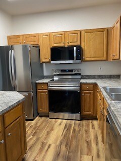 Foto del edificio - 7104 Ash Creek Heights