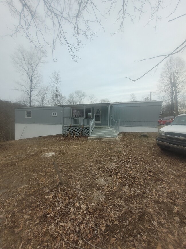 Building Photo - 220 Lakeshore Dr