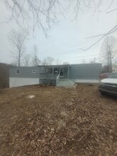 Building Photo - 220 Lakeshore Dr