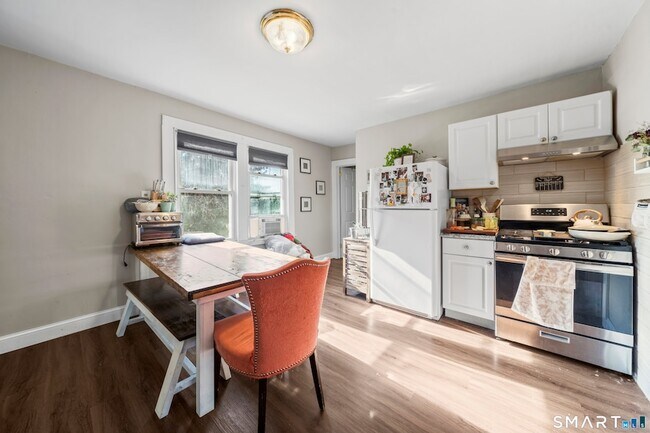 Foto del edificio - 383 Davis St