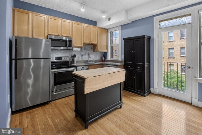 Foto del edificio - 1401 Columbia Rd NW