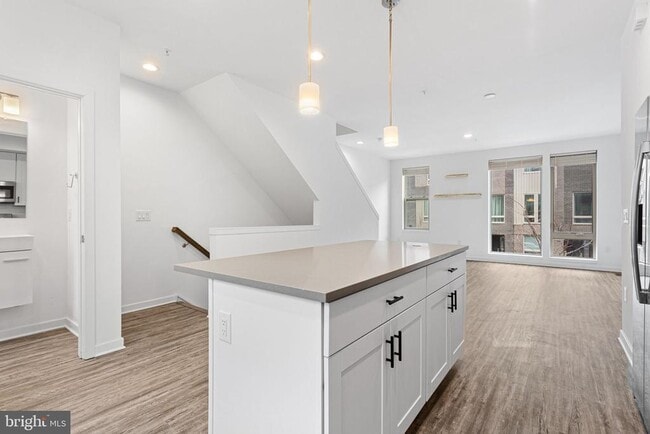 Building Photo - 3121 Beachview Ln