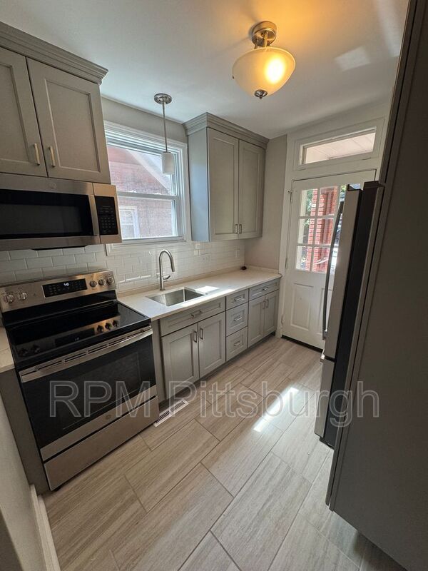 Foto del edificio - 105 N Meadowcroft Ave