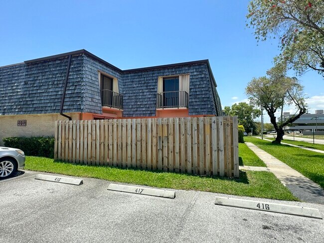 Building Photo - 416 Arabian Rd
