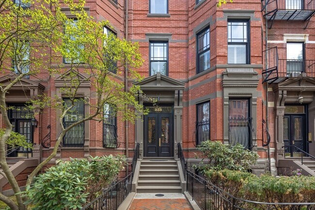 Building Photo - 238 Marlborough St