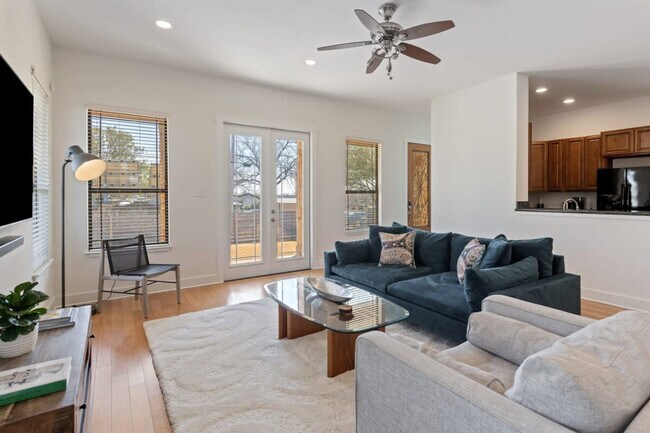Foto del edificio - 1803 E 18th St