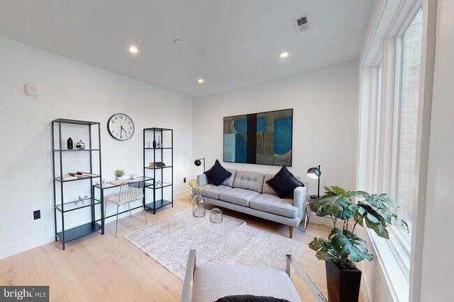 Foto del edificio - 1312 13th St NW