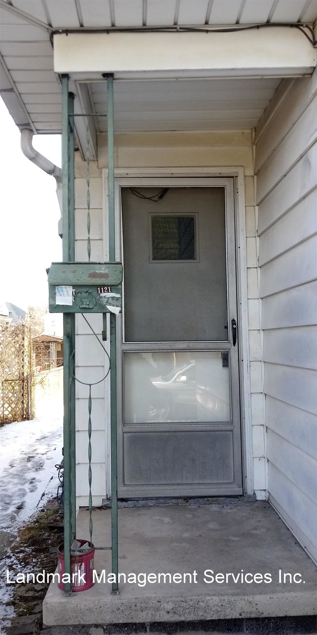 Building Photo - 1121 Albright Ave