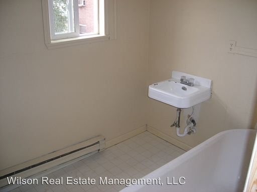 Building Photo - 209 S Naches Ave