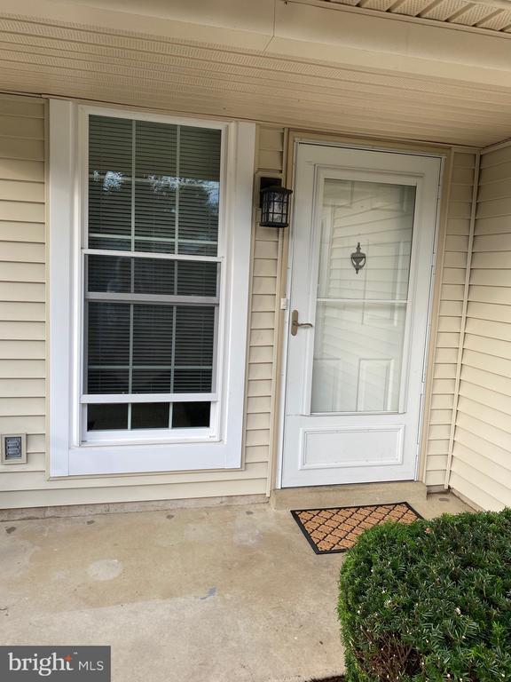 Building Photo - 1811 Hennessy Dr