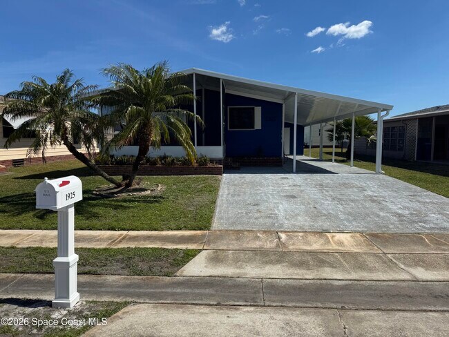 Foto del edificio - 1925 Sago Palm St NE