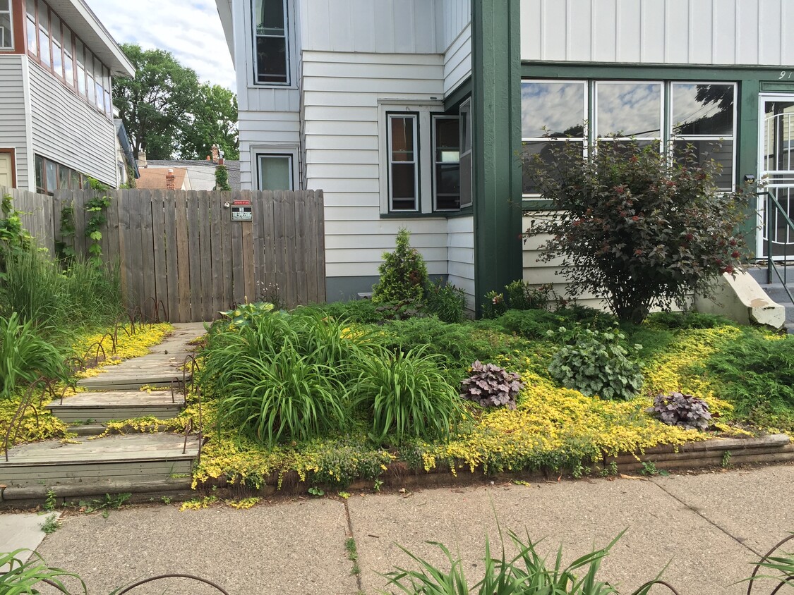 Primary Photo - 917 East 19th Street