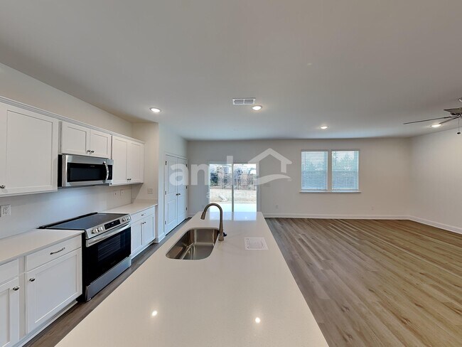 Building Photo - 5006 Twin River Dr