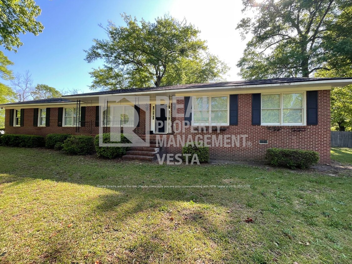 Primary Photo - 7162 Everett Dr