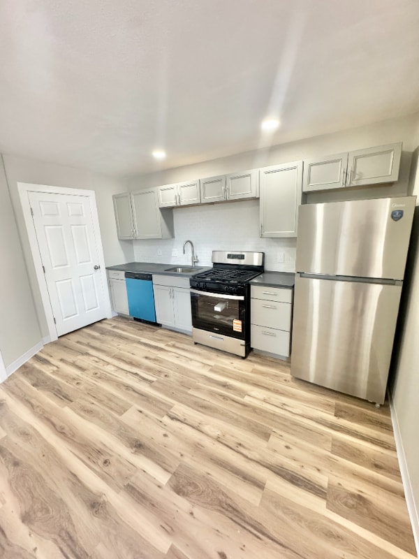 Foto del edificio - 7718 W Madison St