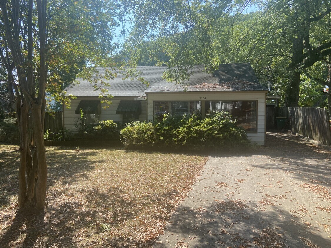 Foto principal - 1716 Lilac Cir