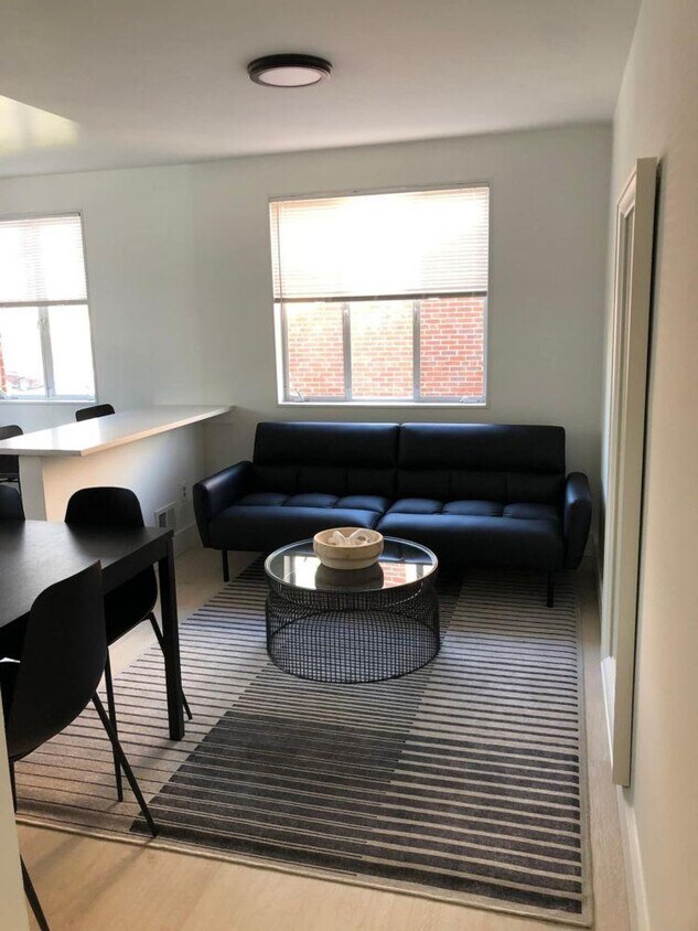 Foto principal - 4206 Washington Blvd