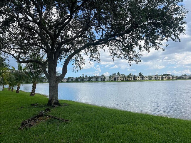 Foto del edificio - 805 N Franklin Ave