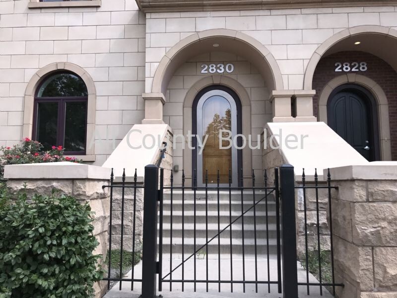 Primary Photo - 2830 Broadway St