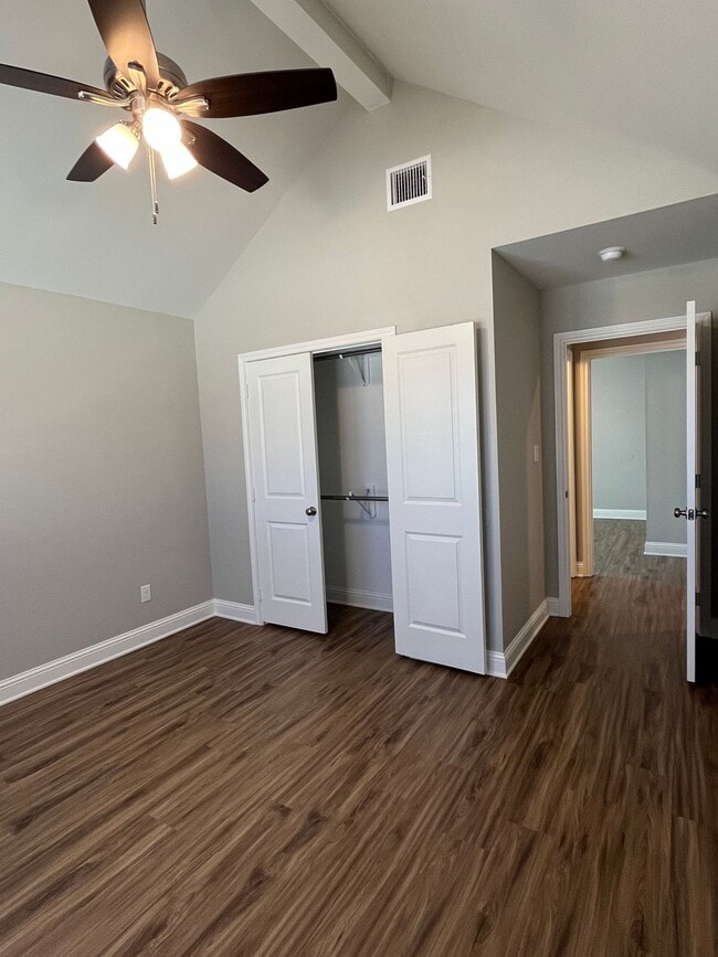 Foto del edificio - Country Heights #202