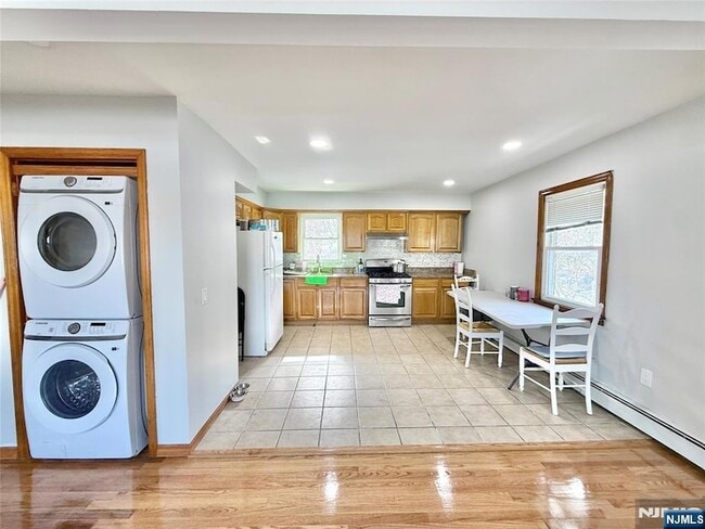 Photo - 30 Cottage Pl House