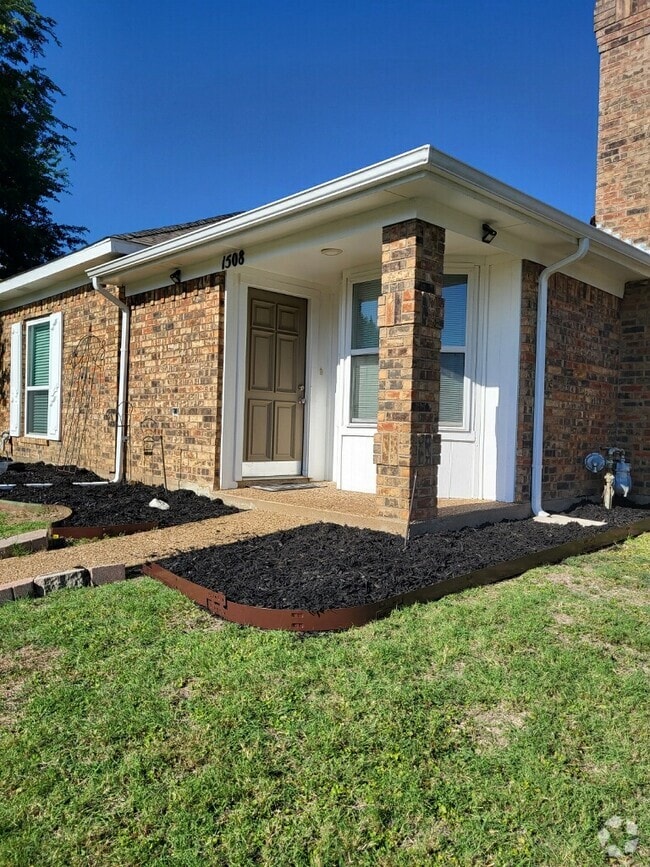 Building Photo - 1508 Nest Pl