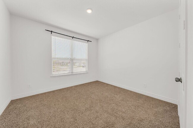Foto del edificio - Stunning 4-bedroom, 3-bathroom single-stor...