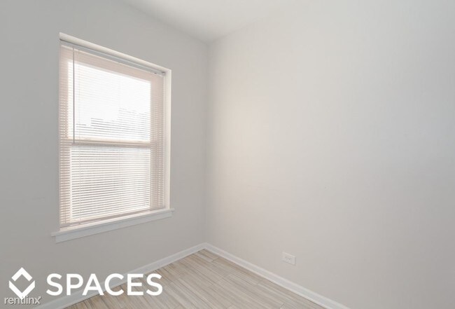 Building Photo - 4501 N Malden St