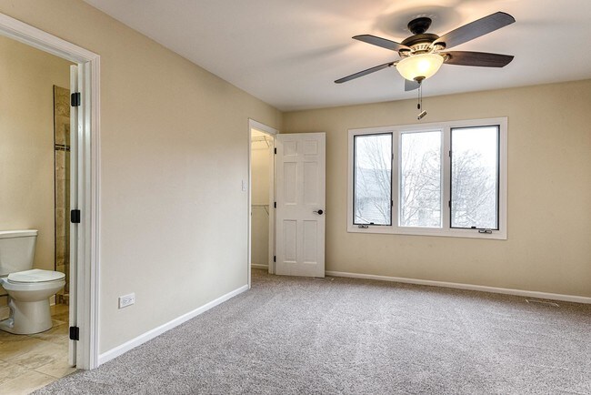 Building Photo - 4 bedroom in Naperville IL 60564