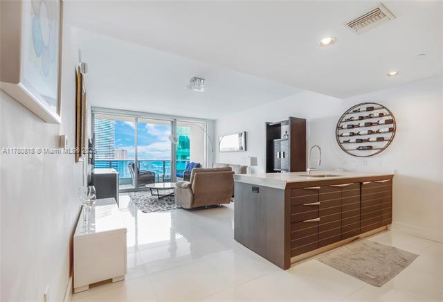 Building Photo - 200 Biscayne Boulevard Way