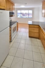 Building Photo - 5075 Valley Crest Dr