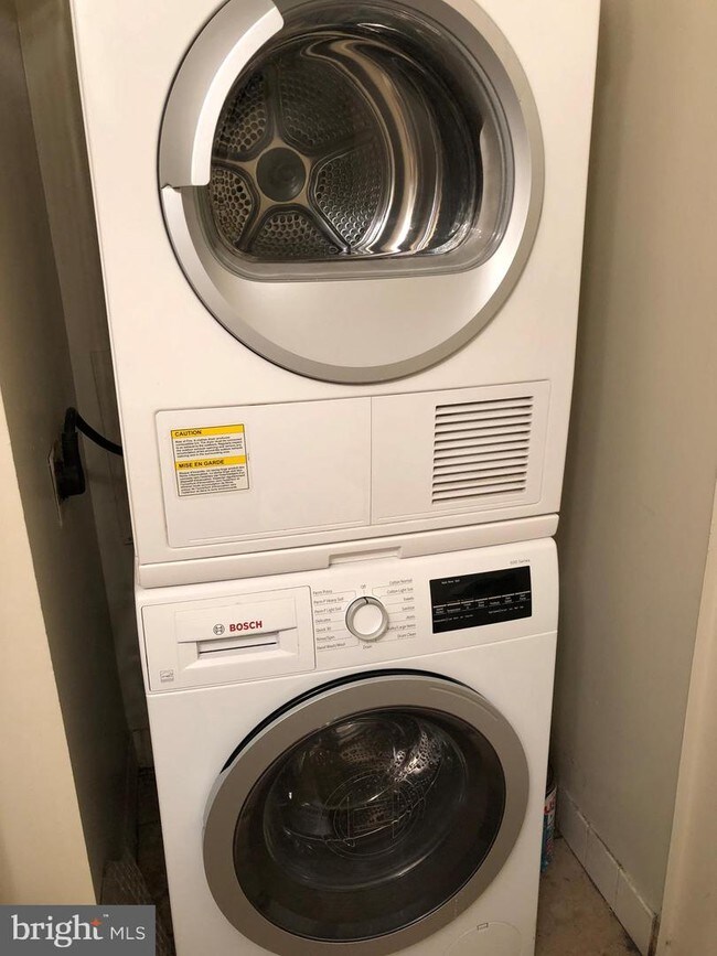 Foto del edificio - 7579 Margate Ct
