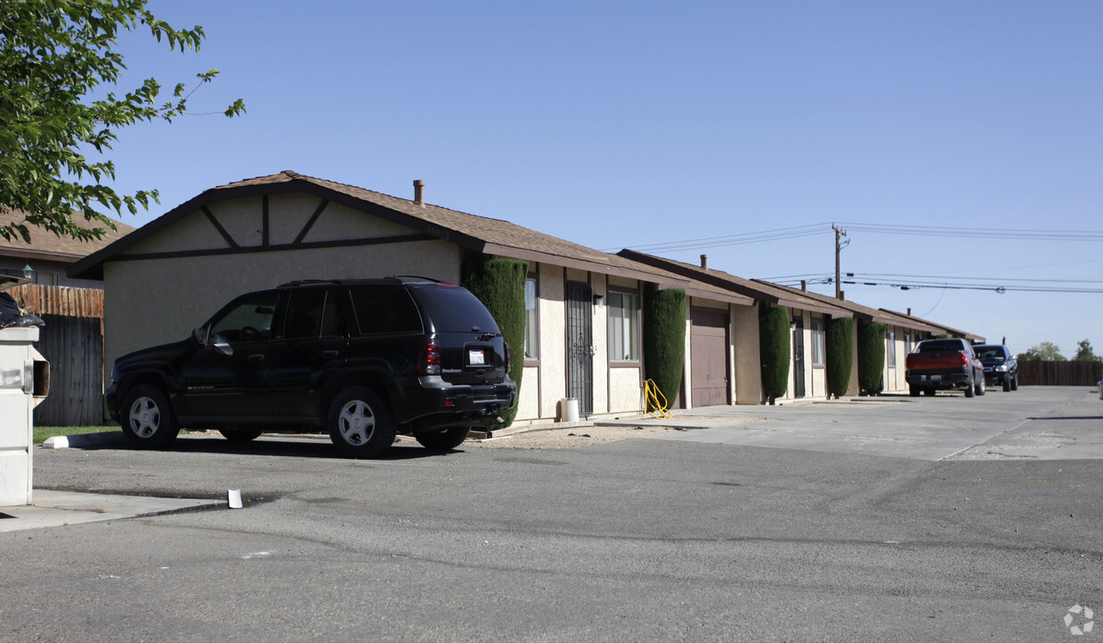 Primary Photo - 15972 Sequoia Ave