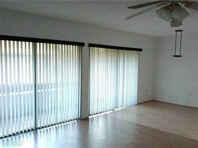 Building Photo - 2 br, 1.5 bath Condo - 8420 N Missionwood Cir