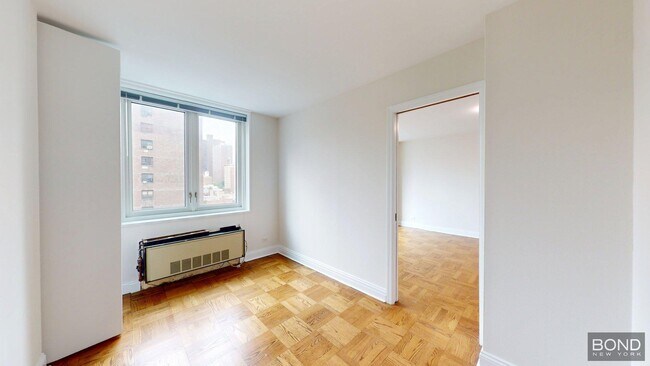 Foto del edificio - 400 E 71st St
