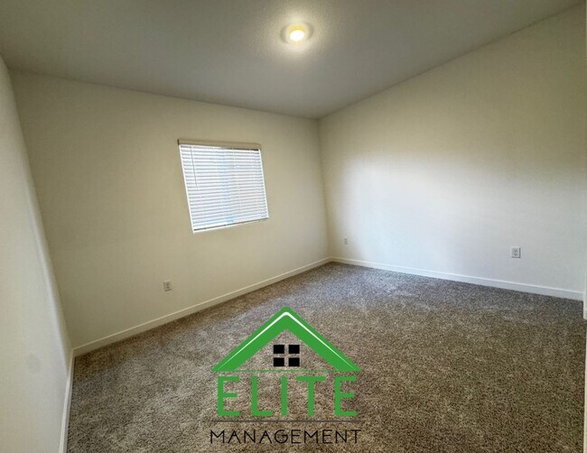 Building Photo - **Brand New 4-Bedroom, 2-Bath Home in Ranc...