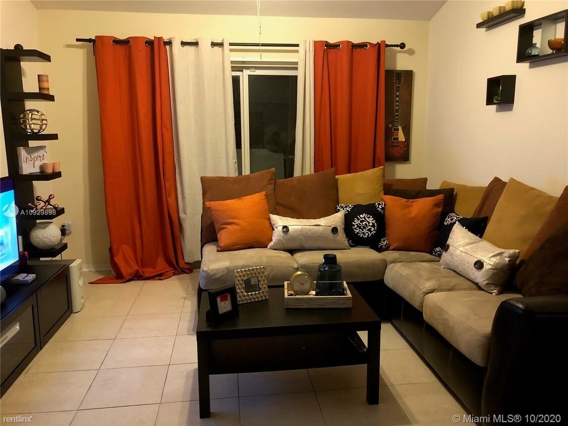 Primary Photo - 2 br, 2 bath Condo - 701 SW 109th Ave Apt 105