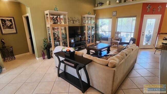 Foto del edificio - 15 Cypress Point Dr