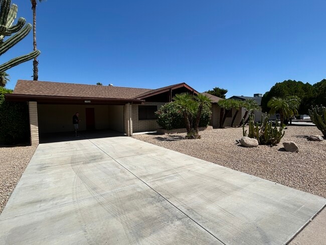 Building Photo - 3924 E Yucca St