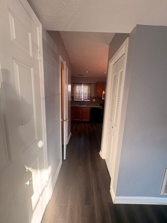 Building Photo - 3021 Brinkley Station Dr